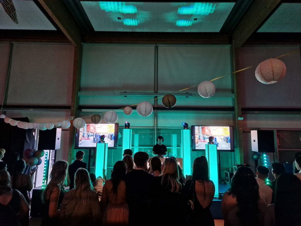 De DJ Show Gold bij een Schoolfeest in Apeldoorn