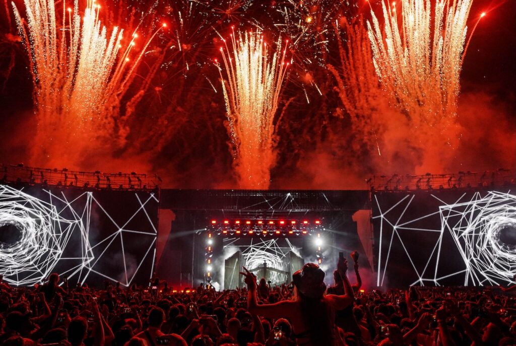 Groot feest met vuurwerk